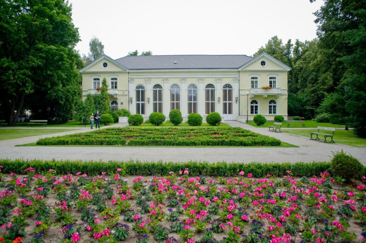 Aparthotel Edward Jelení Hora Exteriér fotografie